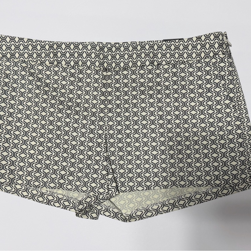 Express Cream and Black Geometric Bike Shorts